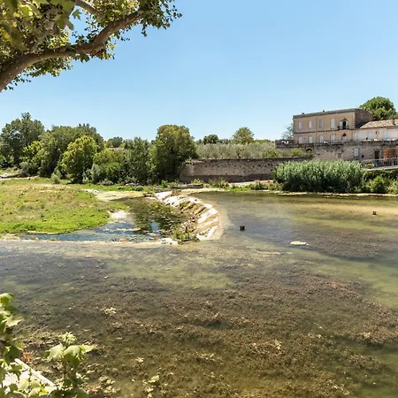 Les Pres Du Roi Hotel *